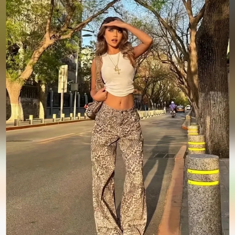 Saaale 2 Left!!  Boho Leopard Print Barrel Jeans